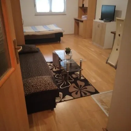Apartman T&k アパート